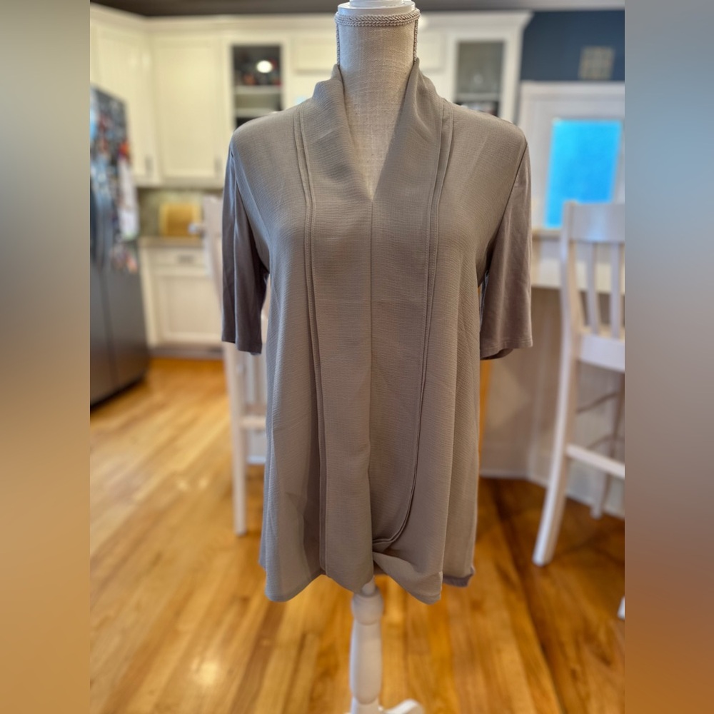 H by Halston light sage green short sleeve tunic top